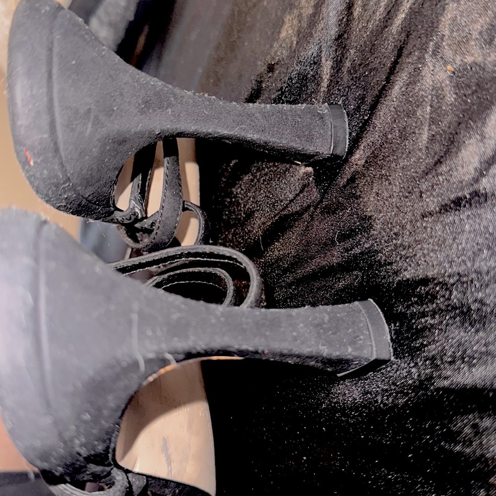 Good American Black Sandals with Silver Accents - Picture 3 of 8